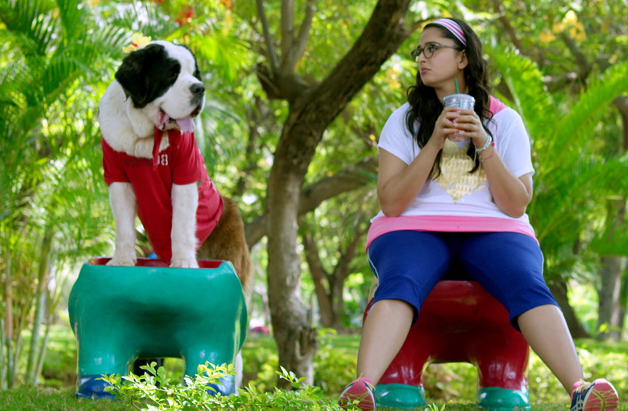 Anushka Stills from Inji Iduppazhagi Tamil Movie