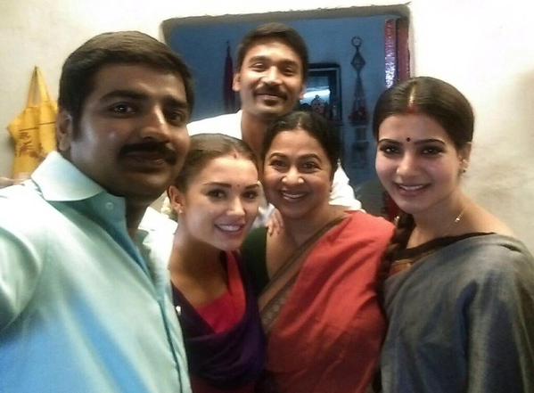 VIP2 shooting spot: Dhanush, Samantha, Sathish and Amy Jackson