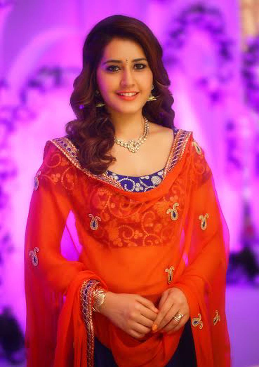 Rashi Khanna Stills from Bengal Tiger Telugu Movie