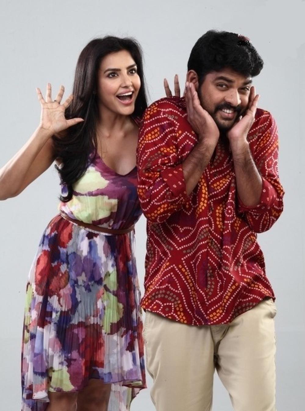Oru Oorula Rendu Raja | Latest Stills | Vimal | Priya Anand 
