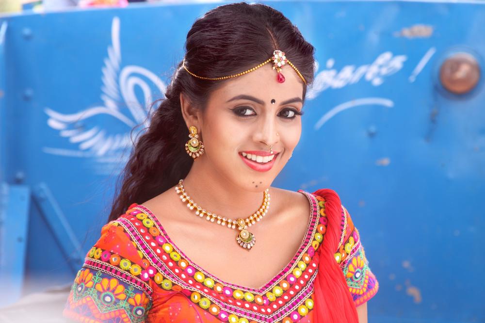 Oru Oorula Rendu Raja | Latest Stills | Iniya