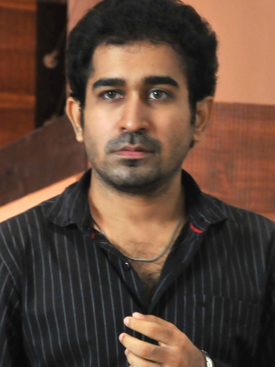 Vijay Antony stills from Naan