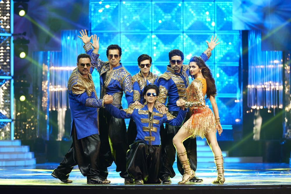 Happy New Year Movie Stills - Sharukh, Deepika