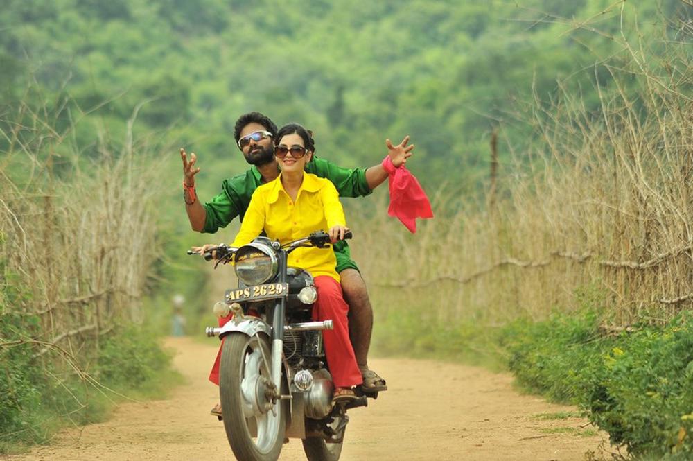 Kavvintha Telugu Movie Stills | Diksha Panth, Vijay Dharan Datla