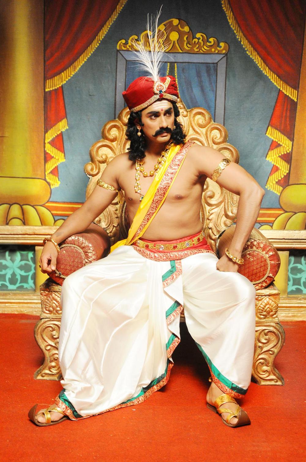 Kaaviya Thalaivan Latest Stills - Siddharth