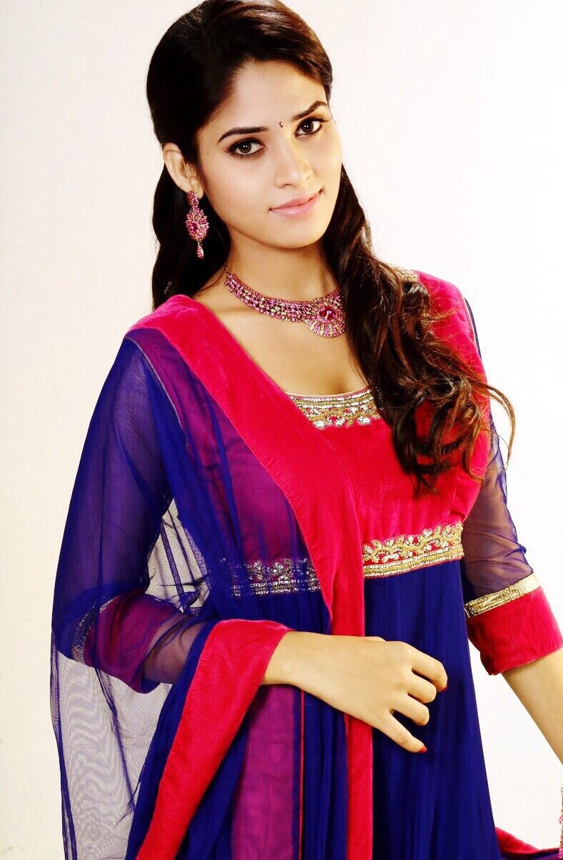 Actress Sanyathara Photoshoot