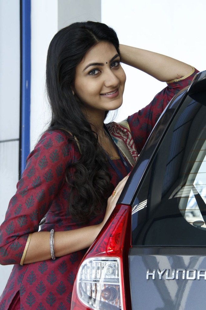 Om Shanti Om Tamil Movie Photos | Neelam Upadhyay