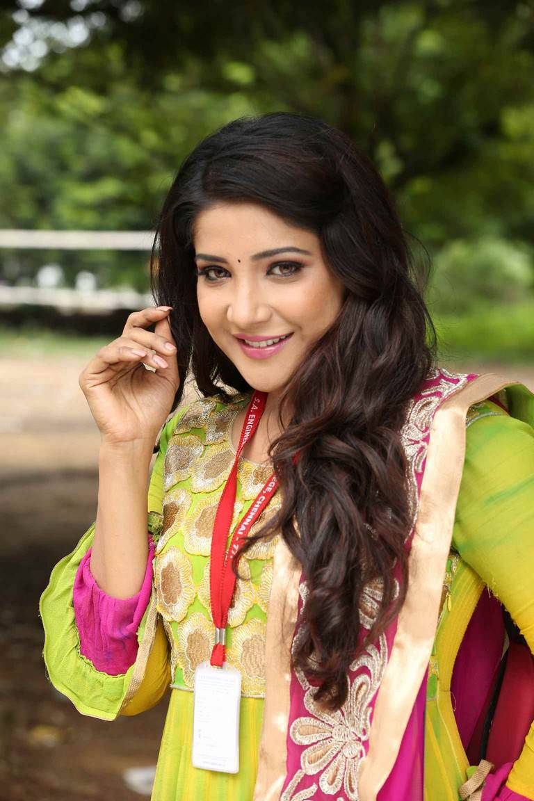 Sakshi Agarwal Stills from Ka Ka Ka Po Movie 
