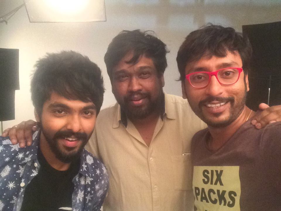 RJ Balaji takes the place of Santhanam in KIK