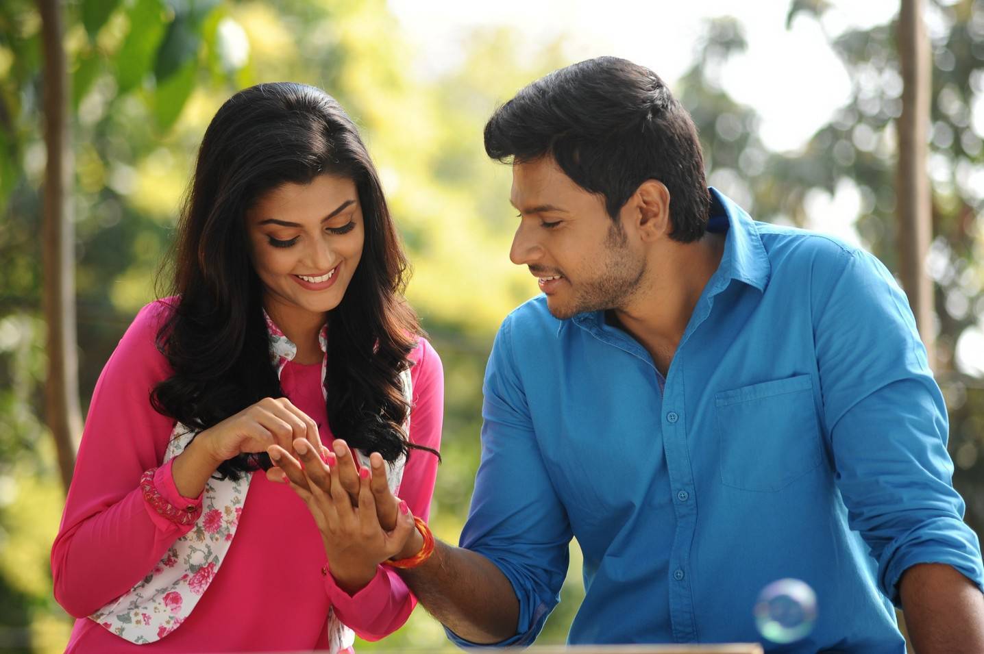 Run Movie Stills | Sundeep Kishan, Anisha Ambrose