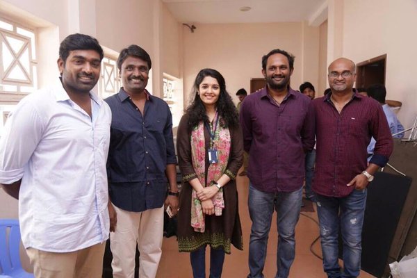 AandavanKattalai shoot Director Manikandan, Vijay Sethupathi, Ritika Singh