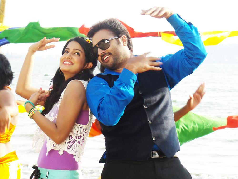 Rowdy Fellow Telugu Movie Stills - Nara Rohit & Vishaka Singh