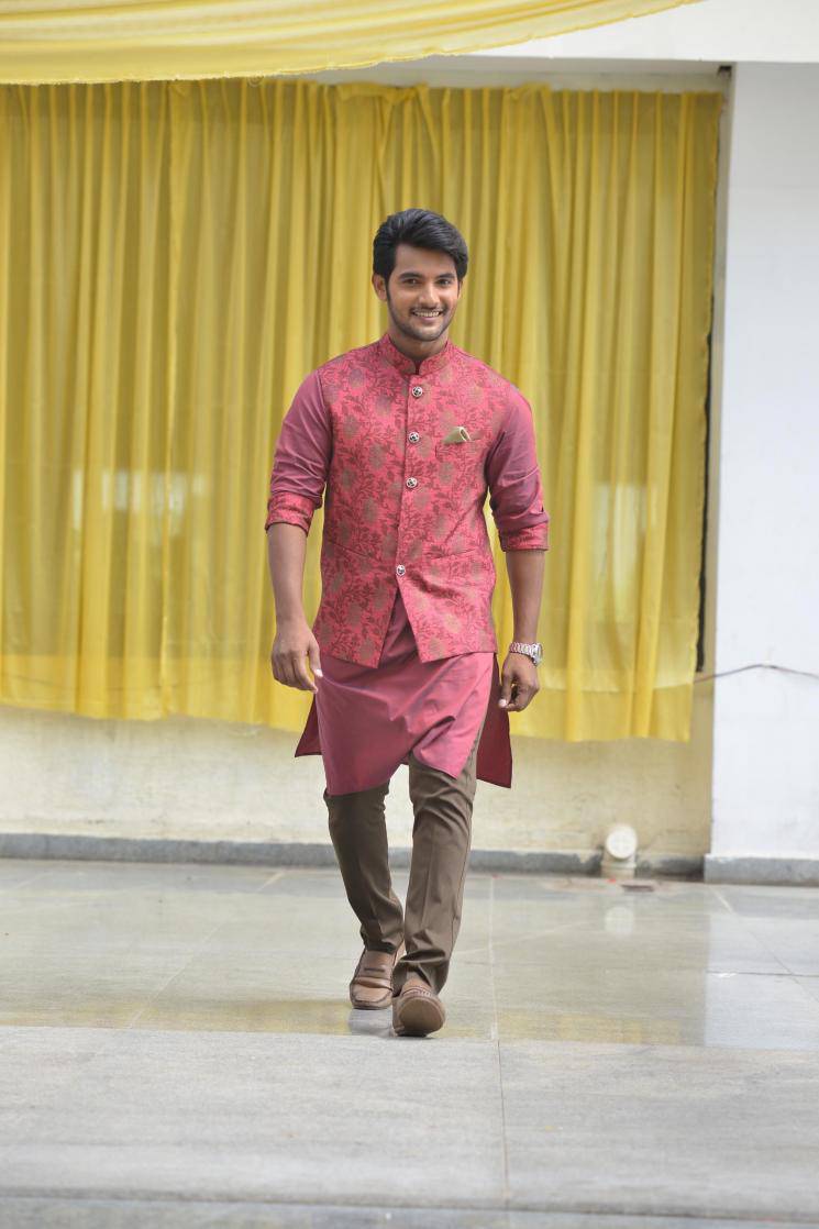 Aadi Stills from Chuttalabbai telugu Movie
