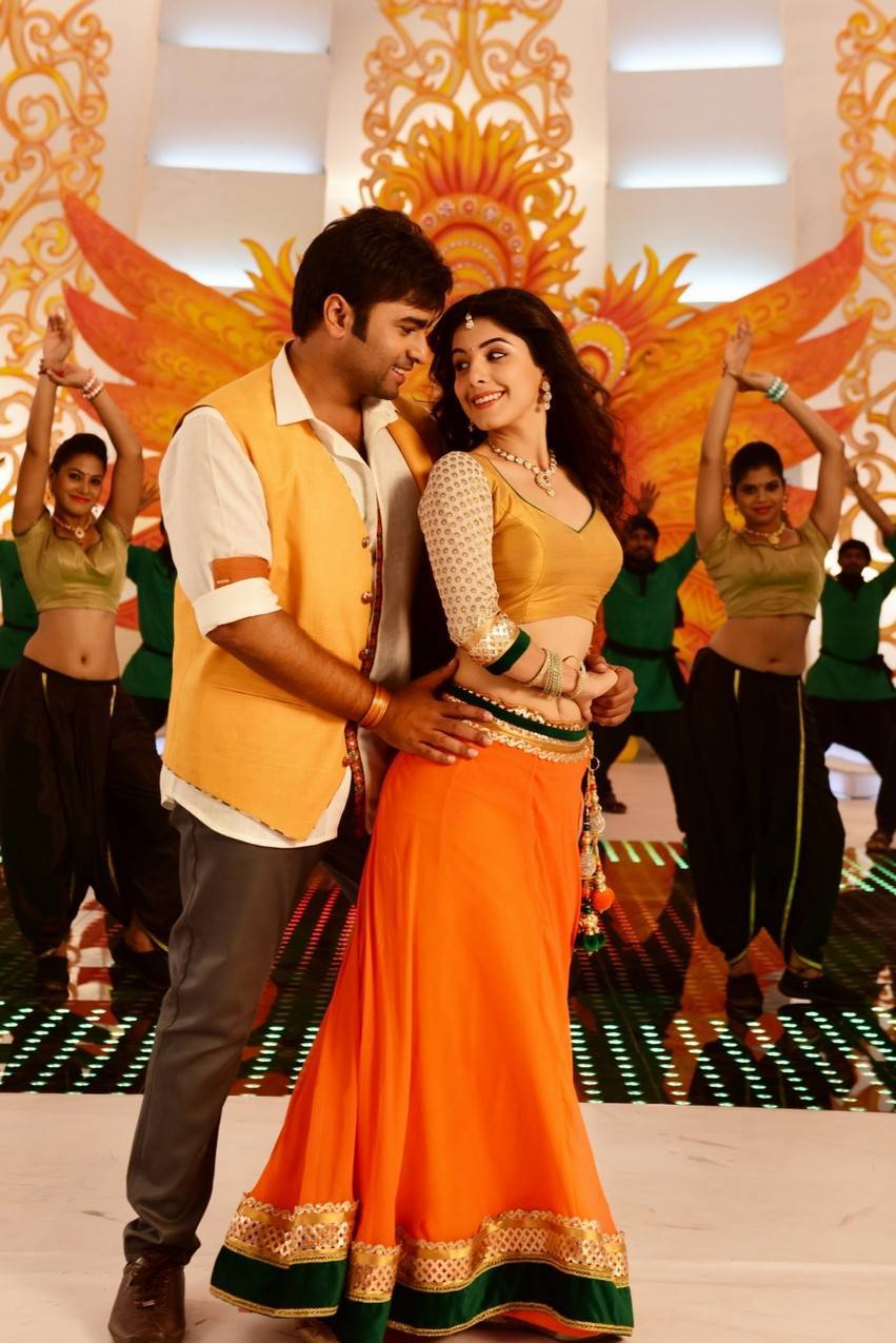 Raja Cheyyi Vesthe Telugu Movie Stills | Nara Rohit, Isha Talwar
