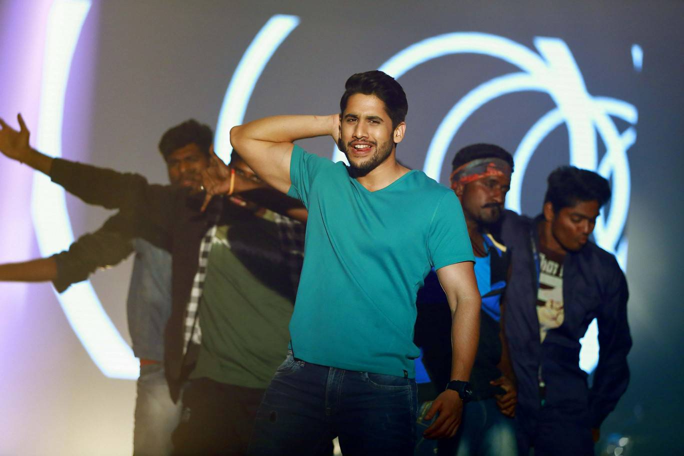 Saahasam Swaasaga Saagipo Movie Stills