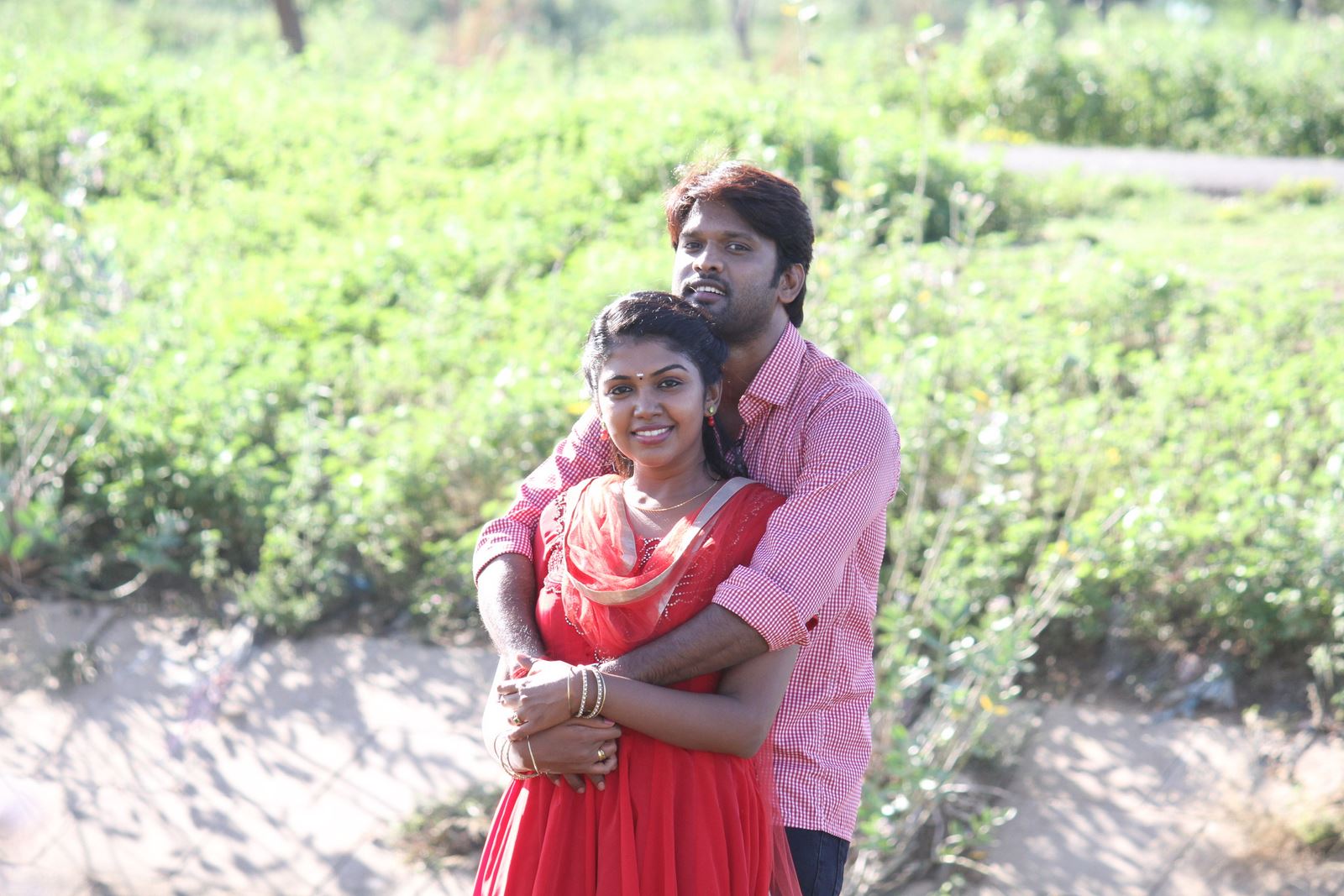 Enakku Veru Yengum Kilaigal Kidaiyathu Movie Stills