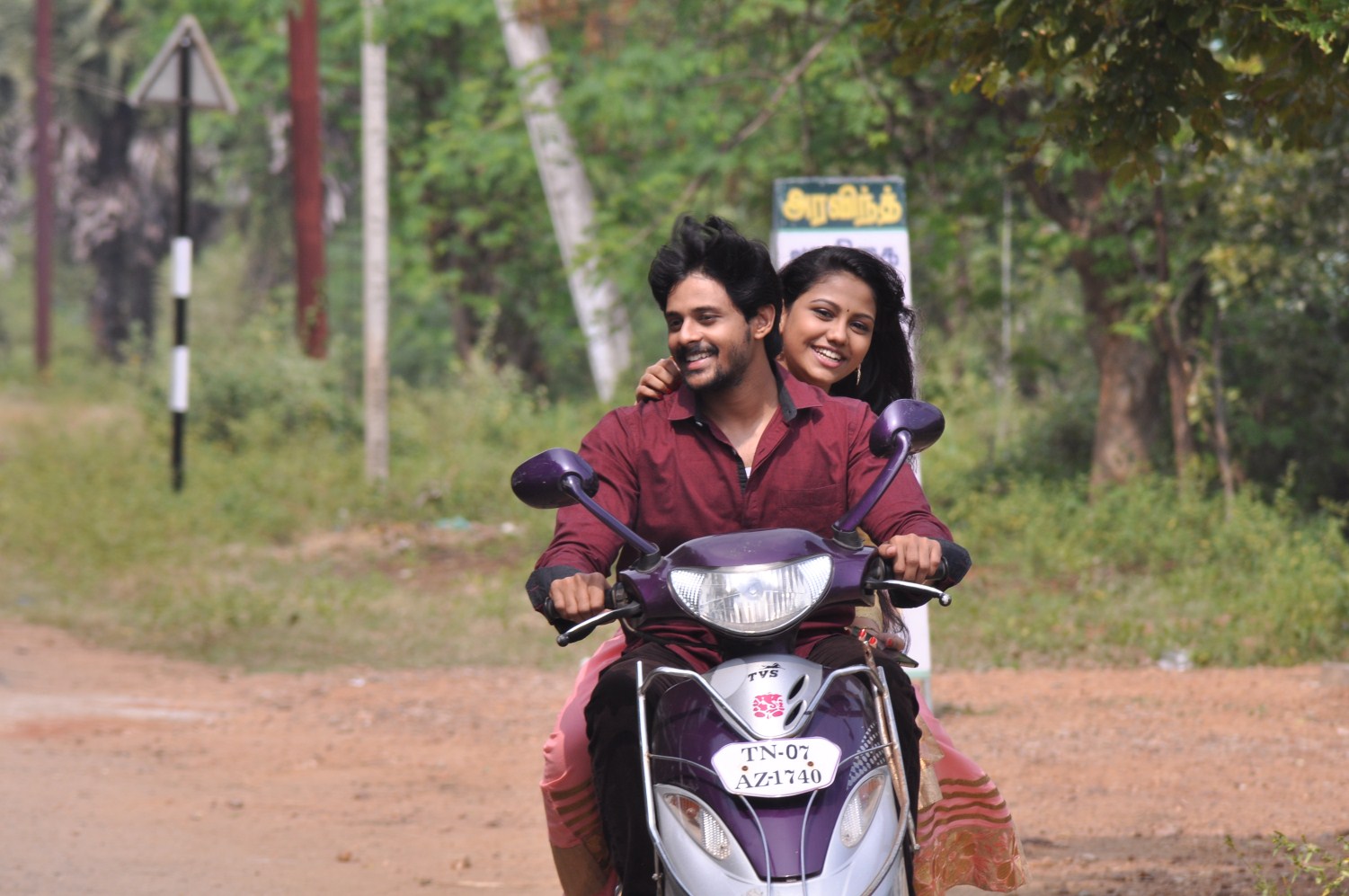 Inniya Thalaimurai Tamil Movie Stills | Ashwin Kumar, Manishajith