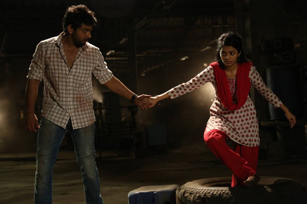 Actor Rameez Raja and Actress Janani Iyer Stills From Vithi Mathi Ulta Movie