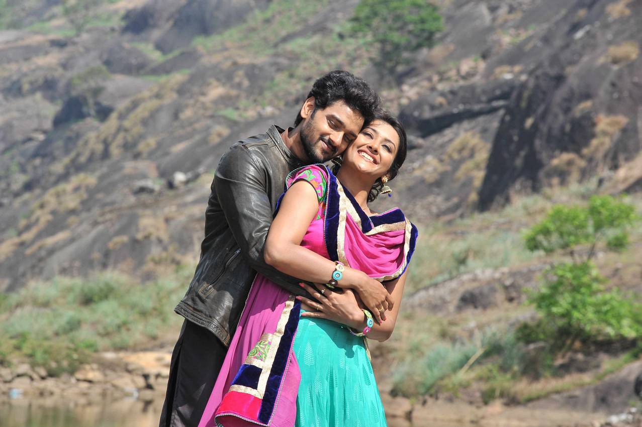 Right Right Telugu Movie Stills | Sumanth Ashwin, Pooja Jhaveri