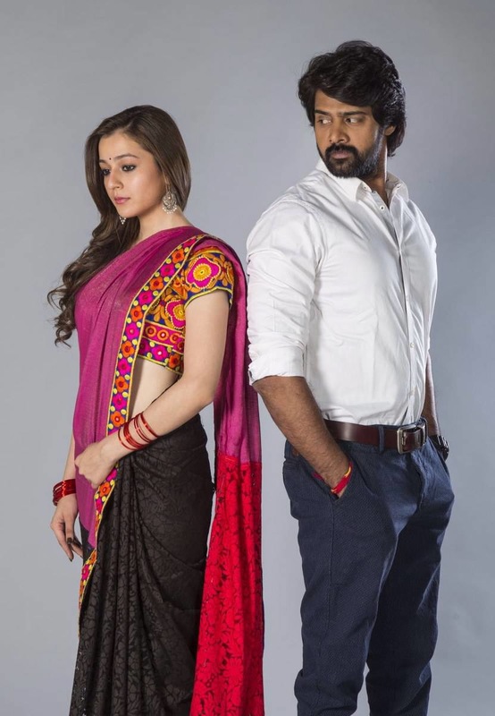 Chandamama Raave Movie Stills |  Naveen Chandra, Priyal Gor