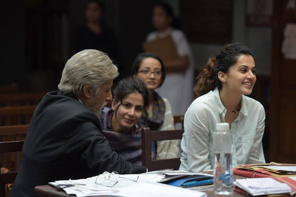 Amitabh Bachchan, Taapsee, Kirti Kulhari and Andrea Taring on the sets of Pink