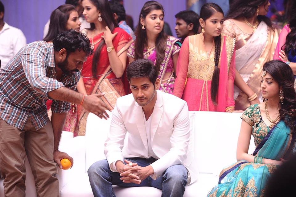 Brahmotsavam Shooting Spot Stills - Mahesh Babu, Pranitha, Director Srikanth Addala