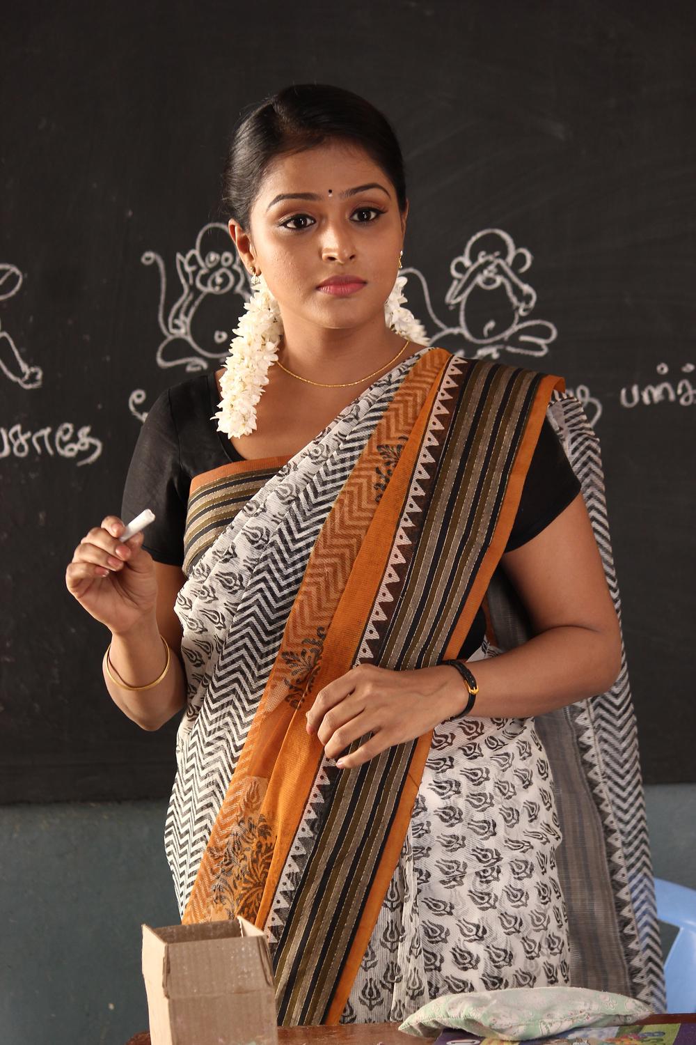 Naalu Policesum Nalla Iruntha Oorum Tamil Movie Stills | Remya