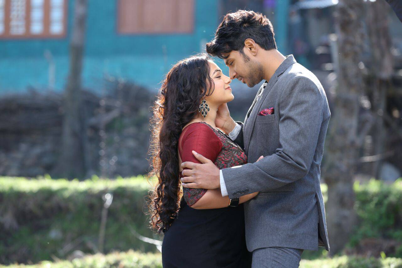 Sundeep Kishan, Nithya Menen | Okka Ammayi Thappa Movie Stills